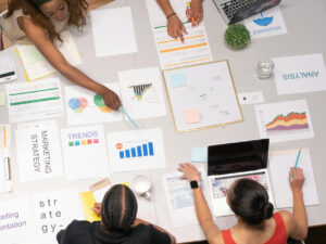 Marketing firmy a rozwój biznesu: jak dom mediowy wspiera skalowanie działań reklamowych